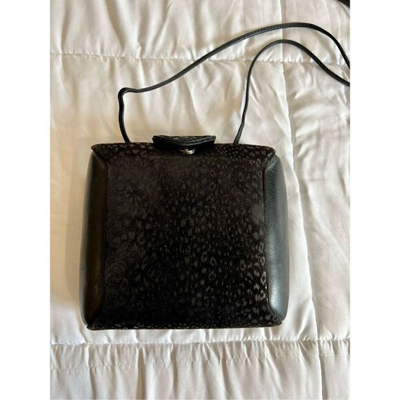 Vintage Chia Black hard shell square purse with leopard print black pattern - Picture 1 of 5